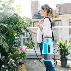 Pompa Elettrica A Batteria 5 Lt Komiprotect 5,5 Bar Ultra Leggera -Garden Home pompa elettrica a batteria 5 lt komiprotect 55 bar ultra leggera 2